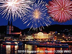 Rheinschifffahrt und Feuerwerk bei Boppard am Rhein
